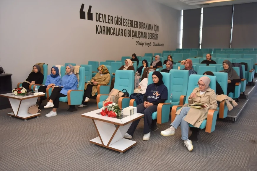 Yıldırım’da gençlerin okuma alışkanlığını güçlendirecek “Kitap Tahlili Programı” başladı