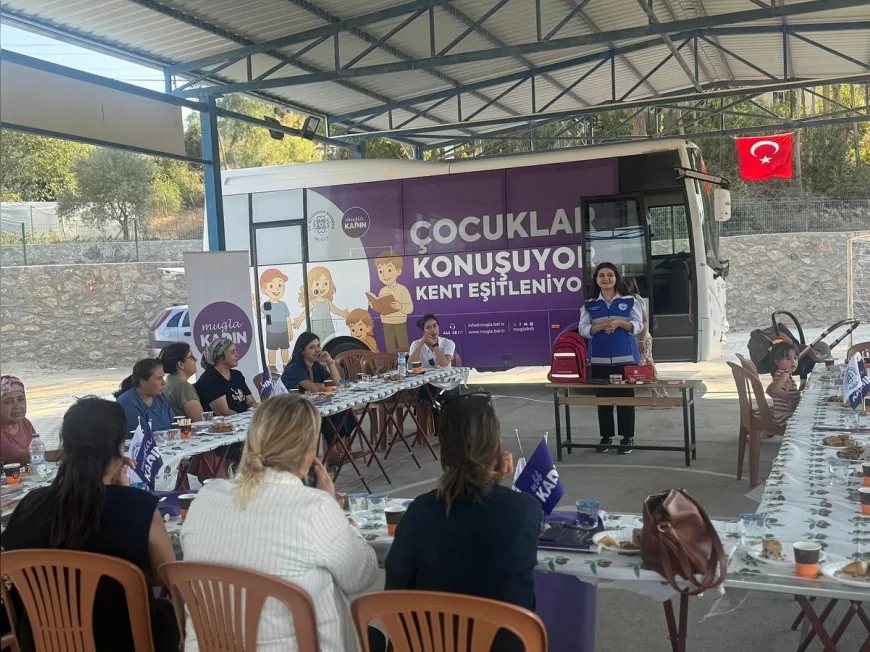 Muğla Büyükşehir Belediyesi’nin Gezici Da(Ya)Nışma Otobüsü Kırsalda Kadınlar ve Çocuklarla Buluşuyor