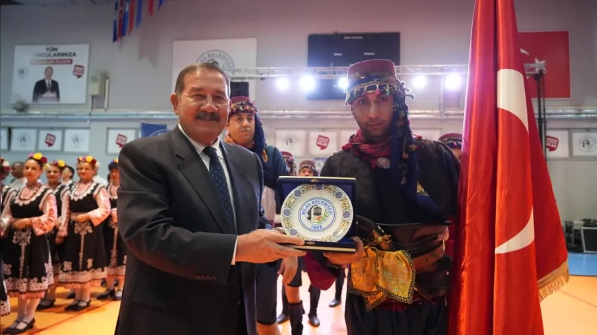 5. Milas Uluslararası Halk Oyunları Gecesi’nde beş ülke kültürlerini sahneye taşıdı