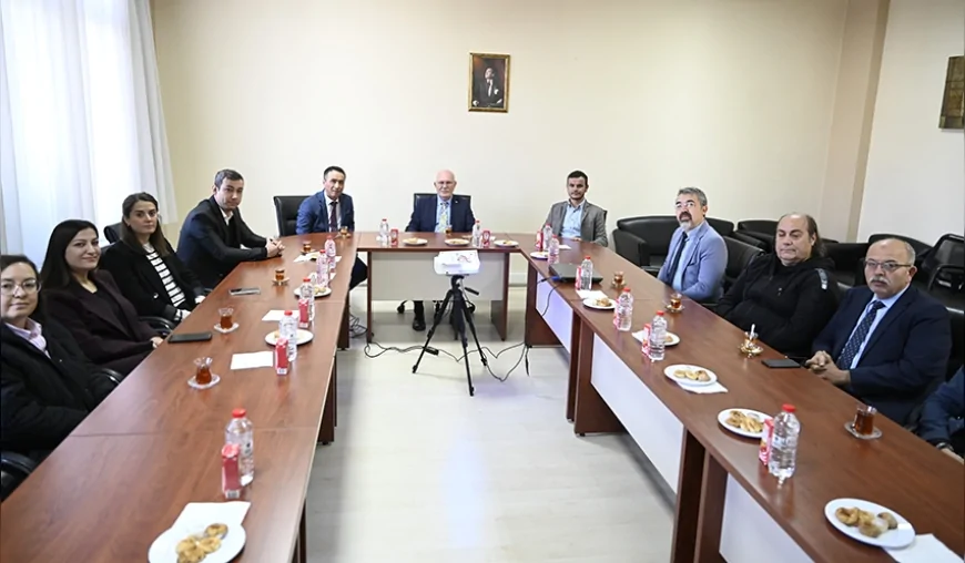 Rektör Prof. Dr. Ekrem Savaş: "İki Gününüzü Birbirine Eş Geçirmeyin, Hedefinizi Genç Yaşta Belirleyin"
