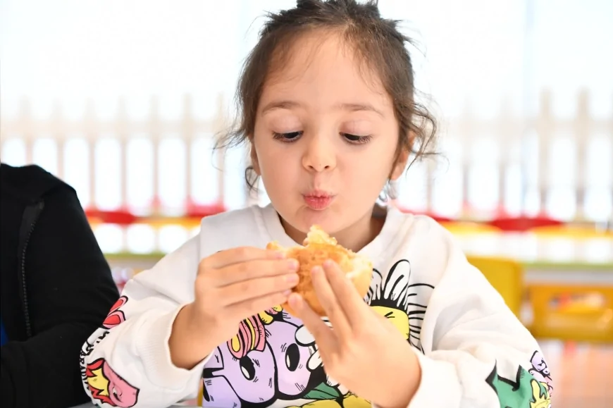 Mamak Belediyesi’nden Kreş Öğrencilerine Ekolojik Vadi Balı Desteği