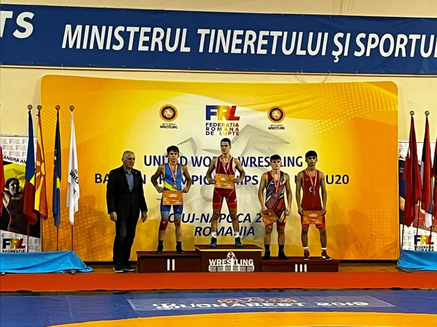 Bursa Büyükşehir Belediyesporlu güreşçiler Balkan Şampiyonası’ndan 2 madalya ile döndü
