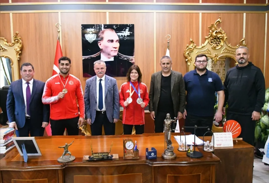 Başkan Semih Balaban: "Yunusemre milli sporcularıyla Türkiye'yi gururlandırmaya devam edecek"