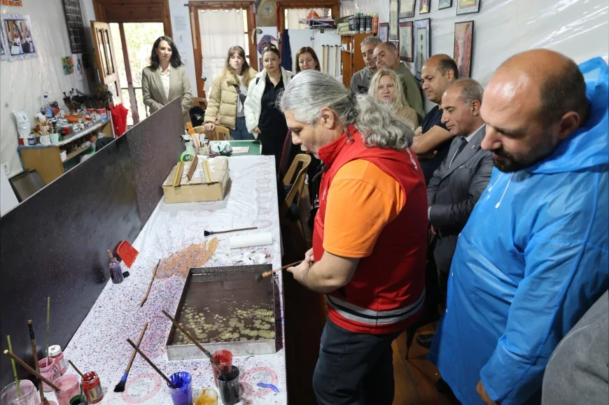 Erasmus+ SMART Projesi Ortakları Menteşe’de Buluştu: Katılımcılar Geleneksel Ebru Sanatını Deneyimledi