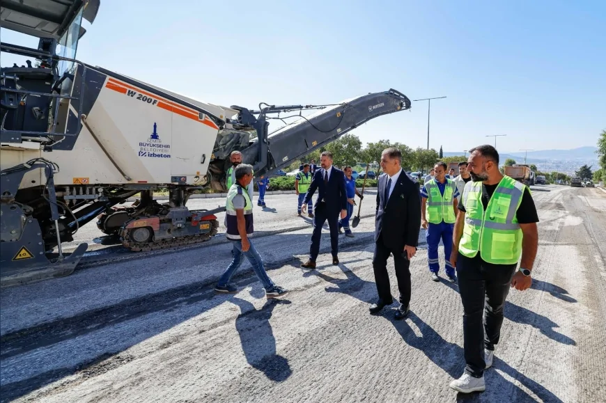 Başkan Cemil Tugay Buca’daki asfalt çalışmalarını yerinde inceledi