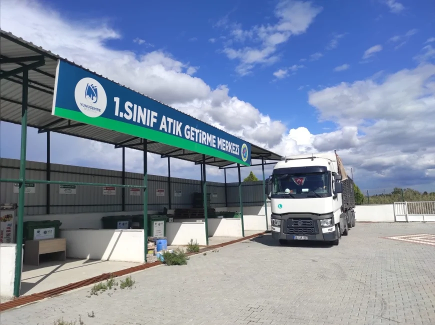 Yunusemre’de 3 bin 200 kilo atık ilaç çevreye zarar vermeden imha edildi