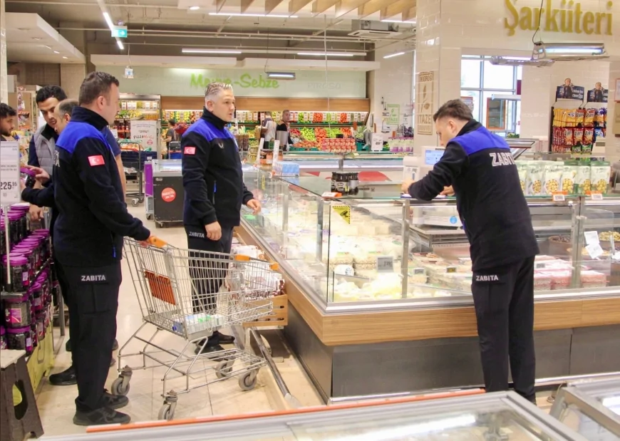 Giresun Belediyesi Zabıta Ekipleri Market Denetimlerini Sıklaştırdı: Usulsüzlüğe Göz Açtırılmıyor