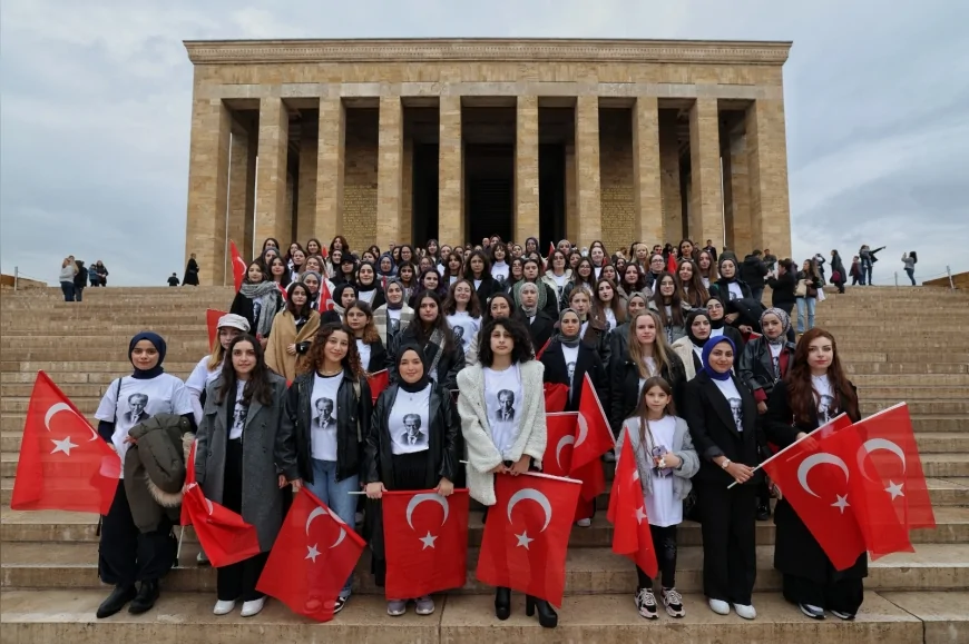 İstanbul’da “Büyüt Hayallerini” projesiyle binlerce kız öğrenciye destek, 11 Ekim’de umut mesajı verildi