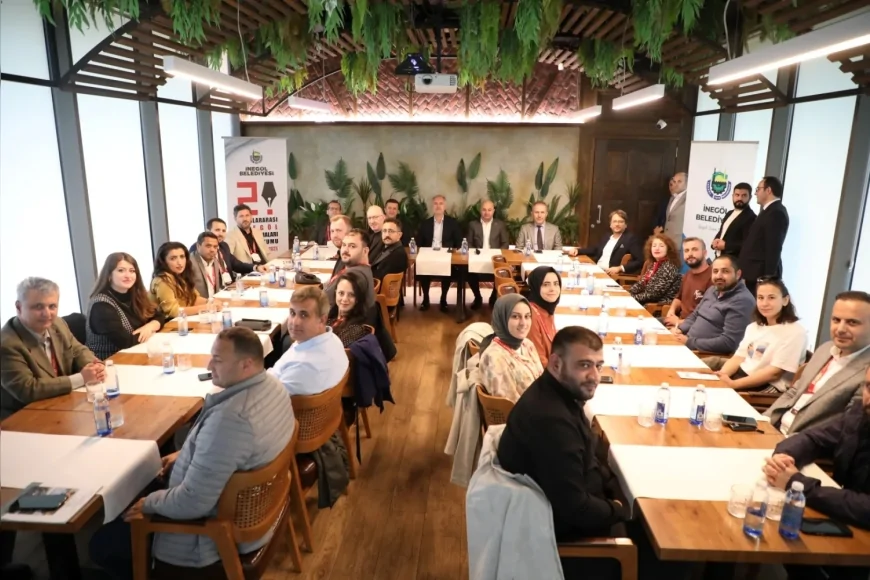 İnegöl’de 4 Üniversite İş Birliğiyle Düzenlenen Şehir Araştırmaları Sempozyumu Tamamlandı