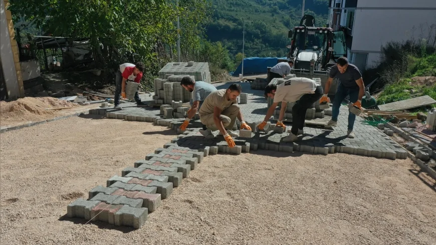 Aybastı ilçe merkezinde dönüşüm hız kazandı: Cadde ve sokaklar parke çalışmalarıyla yenileniyor