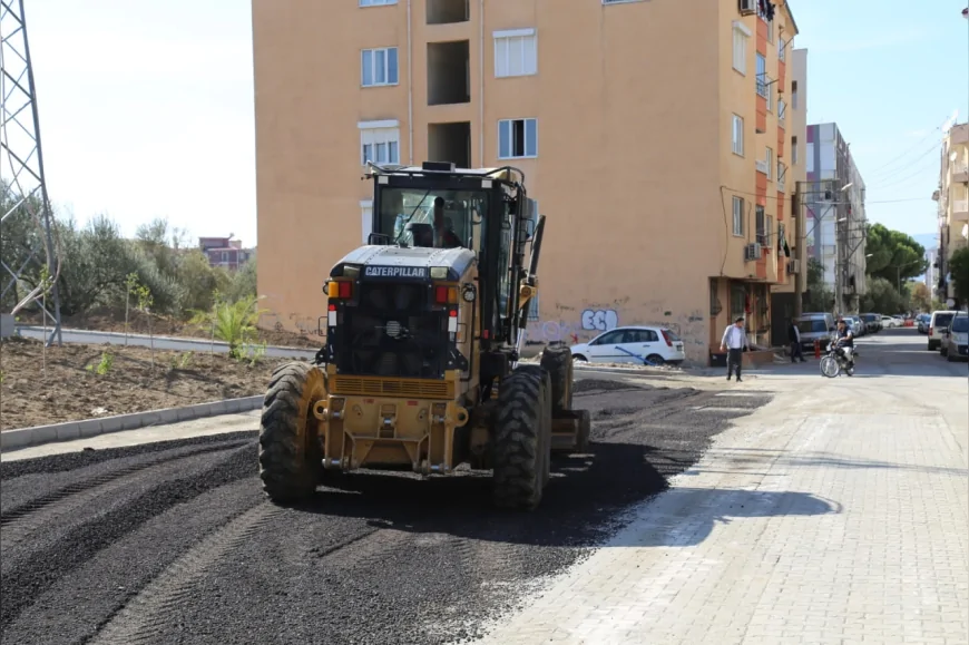 Edremit’te Yeni Köprünün Çevre Düzenlemesi Tamamlanmak Üzere: Ulaşım ve Kent Estetiği Yeniden Şekilleniyor