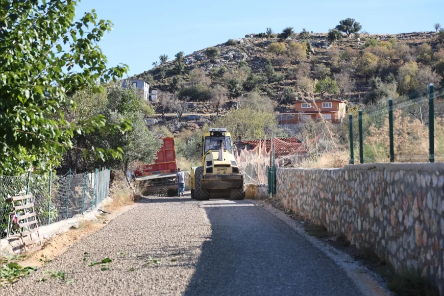 Marmaris Belediyesi Bozburun’da 10 Bin Metrekarelik Yol Yenileme Çalışmasını Tamamladı