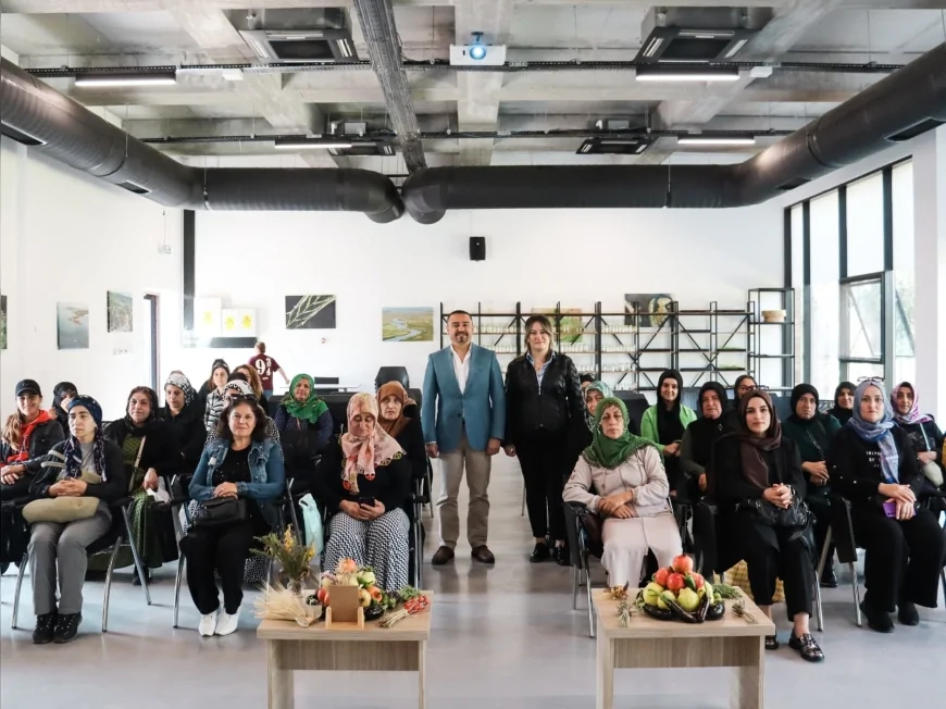 İzmir’de Kadın Çiftçiler Dünya Çiftçi Kadınlar Günü’nde İZTAM’da Buluştu