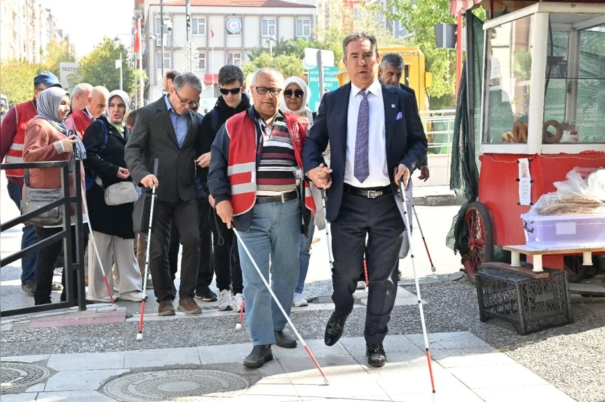 Manisa’da “Engel Olma, Destek Ol!” Yürüyüşüyle Görme Engellilere Farkındalık Çağrısı