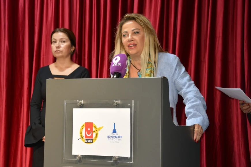 İzmir Gazeteciler Cemiyeti’nde rozet ve ödül töreni bir arada düzenlendi