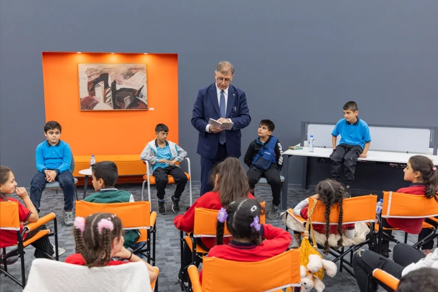 Başkan Tugay: “Hayal etmek için kitaplar en iyi yoldur”