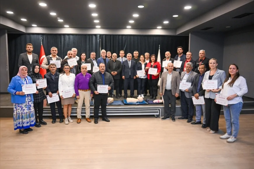 Bornovalı muhtarlar “hayat kurtarma” eğitimi aldı