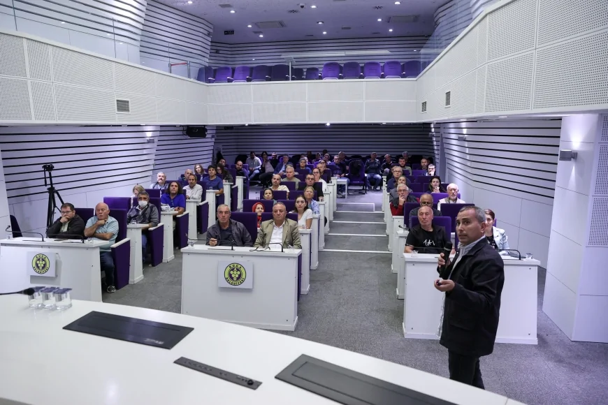 Buca Belediyesi’nden üreticiye destek: Zeytin budama eğitimiyle verimlilik artırılacak