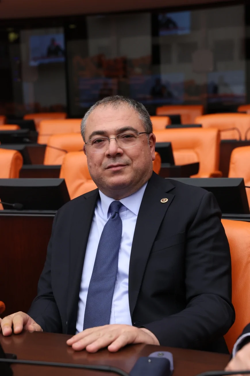 CHP’li Evrim Karakoz’dan Bakan Kurum’a Tarihi Taşköprü İçin Acil Çağrı: “Yüzer Bariyer Sistemi Yeniden Kurulmalı”