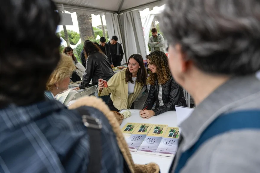 Başkan Cemil Tugay’dan Askıda Kitap Dayanışmasına İlk Bağış: Kültürpark’ta 6. İzmir Kitap Fuarı Yoğun İlgiyle Devam Ediyor