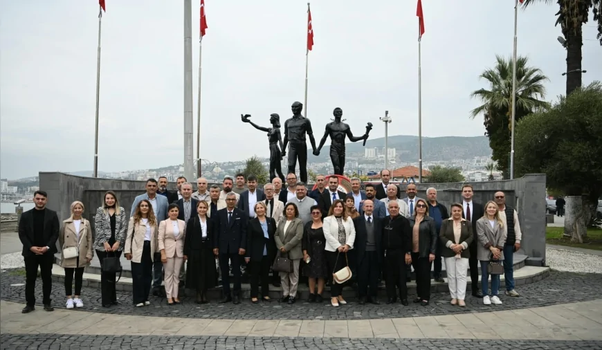 Kuşadası’nda 19 Ekim Muhtarlar Günü Törenle Kutlandı