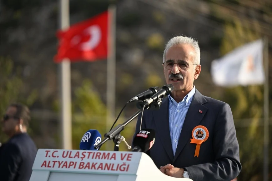 Abdulkadir Uraloğlu: “Toprakkale-İskenderun Devlet Yolu’nun Payas Geçişi Tamamen Kullanıma Açılmıştır”