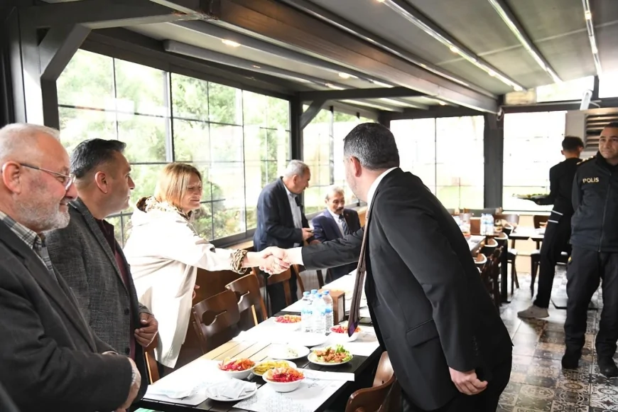 Pursaklar’da 19 Ekim Muhtarlar Günü Onur Yemeği: Başkan Ertuğrul Çetin Muhtarlarla Bir Araya Geldi