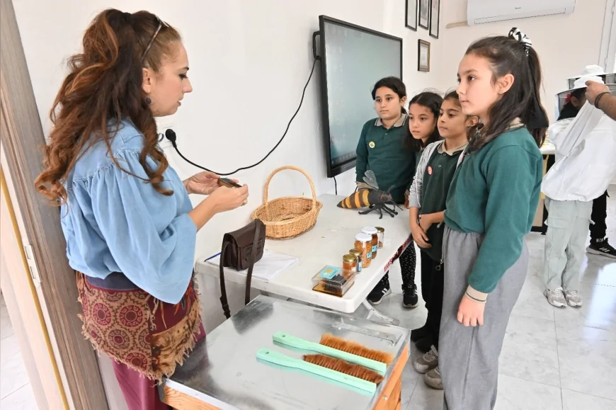 Manisalı Öğrenciler “Çalışkan Arılara Merhaba” Projesiyle Arıların Ekosistemdeki Rolünü Öğreniyor