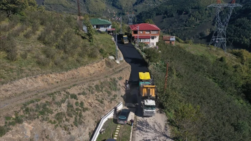 Gölköy’de Üç Mahalleye Bağlantı Sağlayan Yol Asfaltlanıyor: Yıllardır Beklenen Ulaşım Sorunu Çözülüyor
