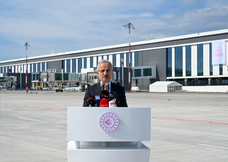 Antalya Havalimanı’na 77 Metrelik Yeni Hava Trafik Kontrol Kulesi: Likya Deniz Fenerlerinden Esinlenen Yapı Şehrin Yeni Simgesi Olacak