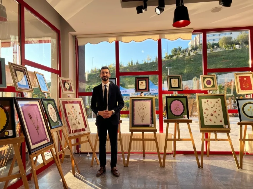 Doç. Dr. Yusuf Parlak, Endemik Bitkileri El Yapımı Kâğıtlarla Sanata Dönüştürdü