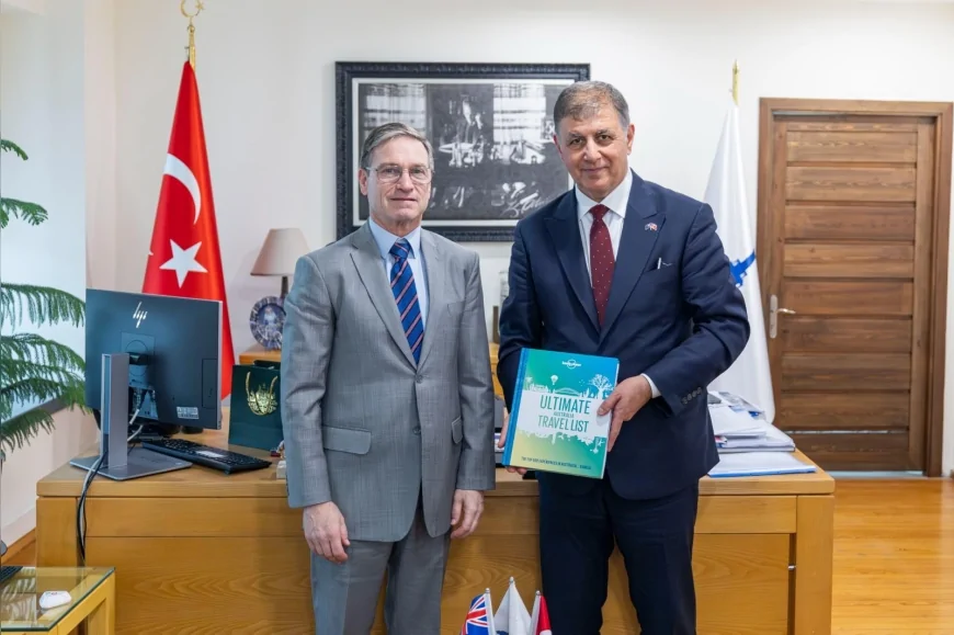 Avustralya Başkonsolosu Tony Huber’den Başkan Cemil Tugay’a ziyaret: İzmir ve Avustralya çevre, turizm ve planlama alanlarında iş birliğini değerlendirdi