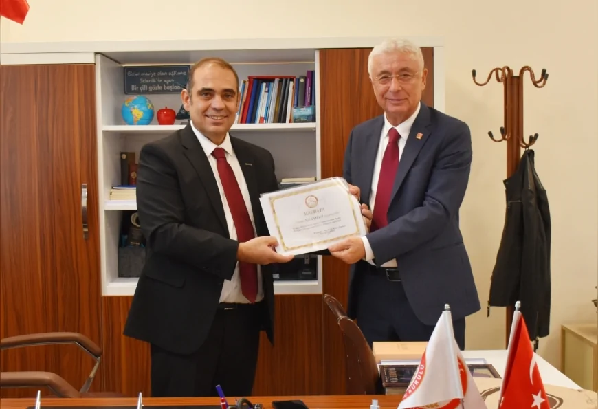 CHP Antalya İl Başkanı Nail Kamacı Mazbatasını Alarak Yeniden Göreve Başladı