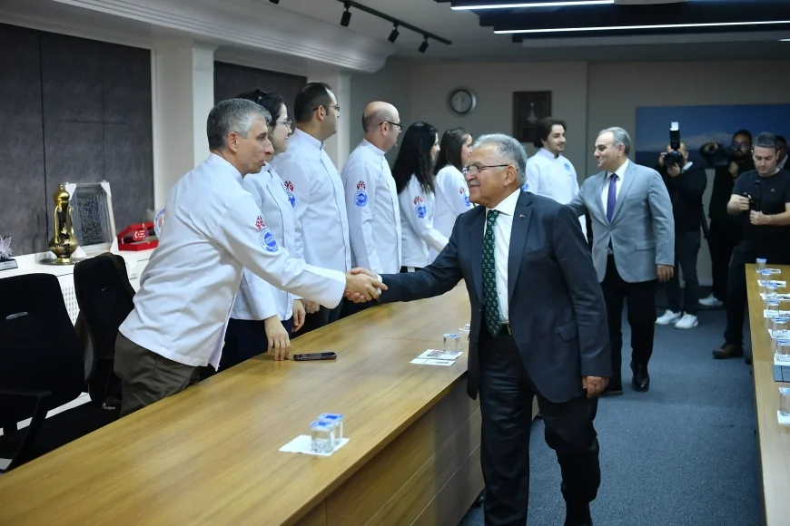 BAŞKAN BÜYÜKKILIÇ’TAN GASTRONOMİ EĞİTİMİNE STRATEJİK DESTEK: ERCİYES ÜNİVERSİTESİ İLE İŞ BİRLİĞİ PROTOKOLÜ İMZALANDI