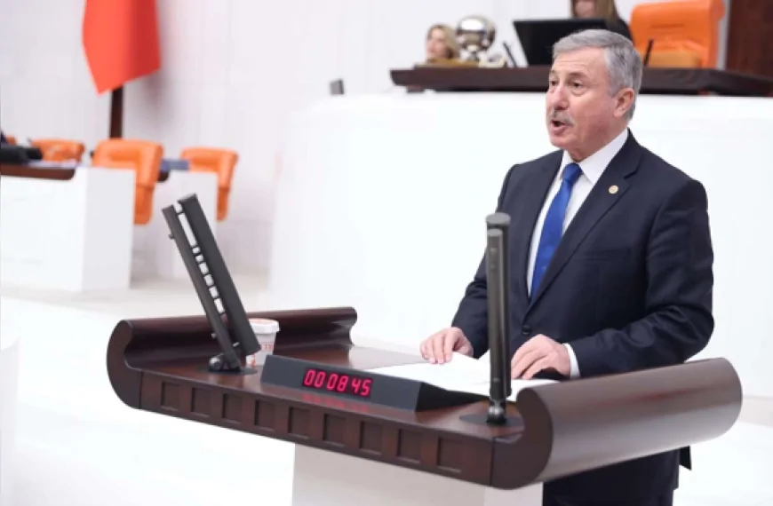 Selçuk Özdağ: “Tekstil ve Hazır Giyim Sektörü Üretim Kaybı ve İstihdam Kriziyle Karşı Karşıya”
