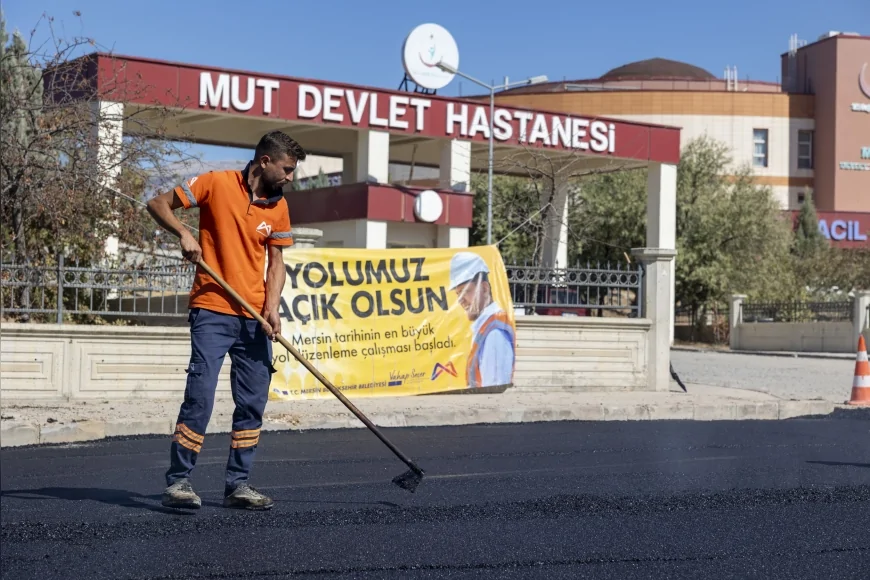 Mersin Büyükşehir Belediyesi Mut’ta 16 Noktada 6 Bin 500 Ton Sıcak Asfalt Çalışmasıyla Ulaşımı Rahatlattı