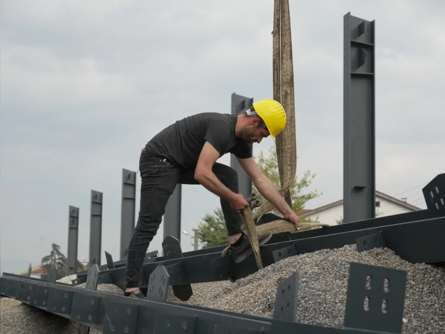 Düzce’de Tuhafiyeciler Kapalı Pazarı İnşaatında Sona Yaklaşıldı: 3 Bin 900 Metrekarelik Alan Tamamlanma Aşamasında