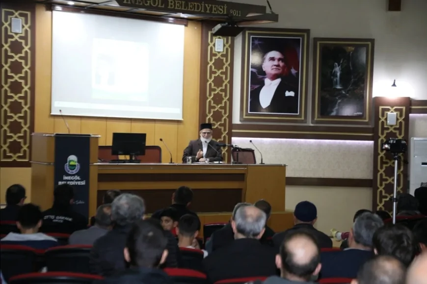 İnegöl’de “Aile Okulu” Seminerleri Devam Ediyor: Hasan Basri Balcı “Huzurlu ve Mutlu Aile” Konulu Sunumuyla Katıldı