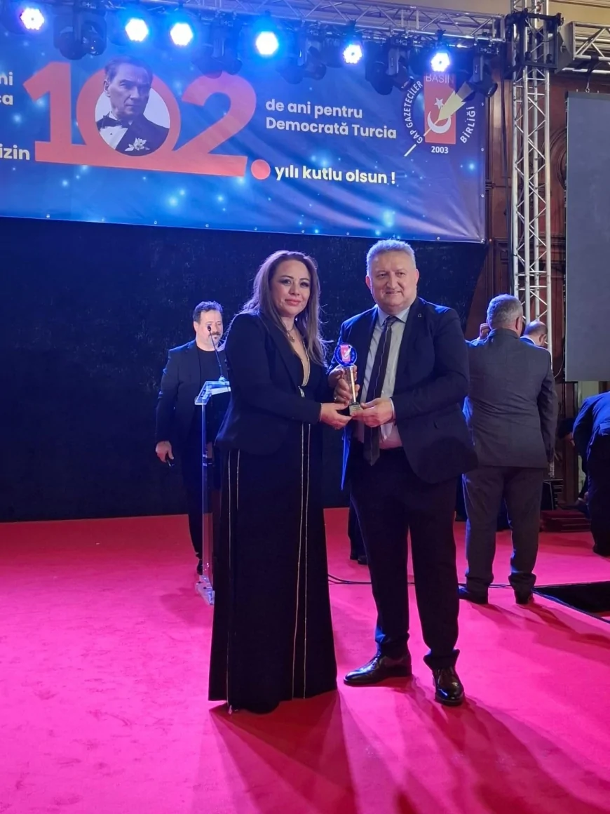 Prof. Dr. Aysun Bay ve SATKOF’a Bükreş’te Çifte Onur: “Avrupa’nın En Başarılı Türk Kadını” ve “En Başarılı Sivil Toplum Kuruluşu” Ödülleri Türkiye’ye