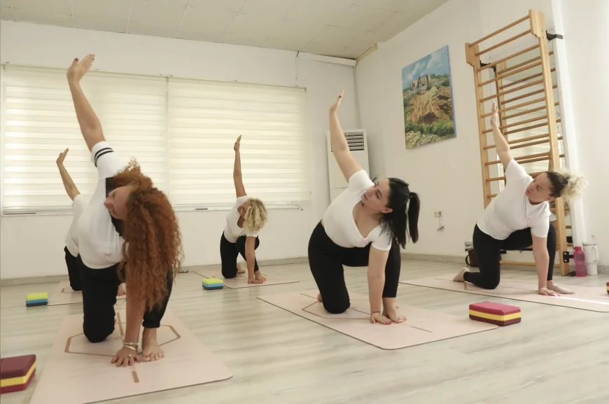Mersin Büyükşehir’den Meme Kanseri Farkındalık Etkinliği: Kadınlar Hem Bilgilendi Hem Yoga Yaptı