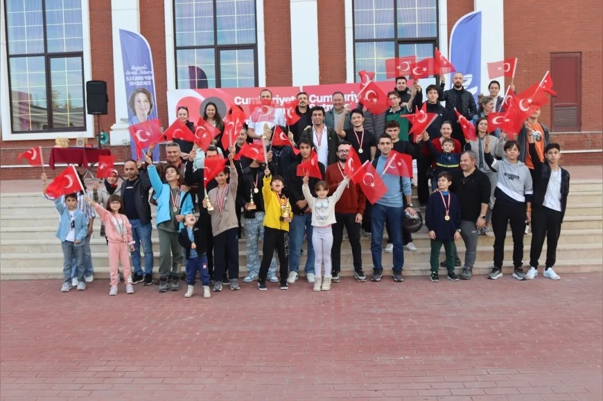 Cumhuriyet’in 102. Yılı Eskişehir’de Satranç Hamleleriyle Kutlandı