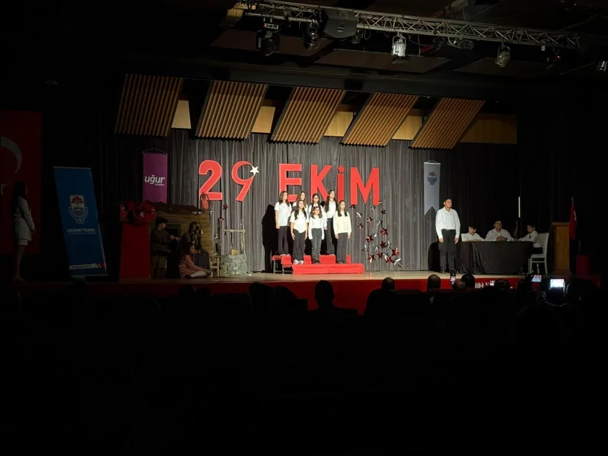 29 Ekim Cumhuriyet Bayramı Öncesi Yalova’daki Yürüyen Köşk Öğrenci Ziyaretleriyle Dolup Taşıyor