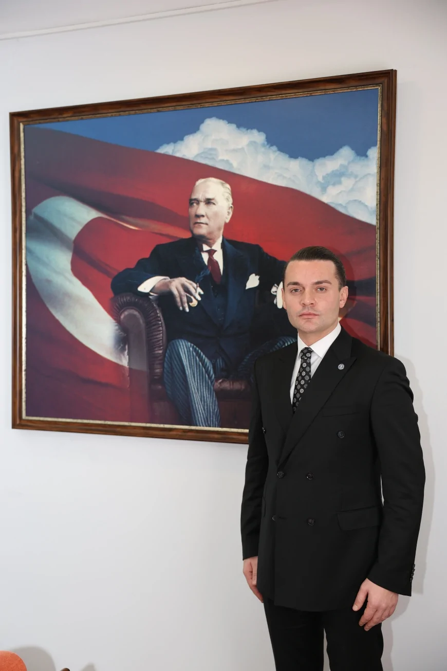 Kaan Özhelvacı: “Cumhuriyet’in İkinci Yüzyılında En Büyük Sorumluluğumuz, Cumhuriyet’i Geleceğe Taşımaktır”
