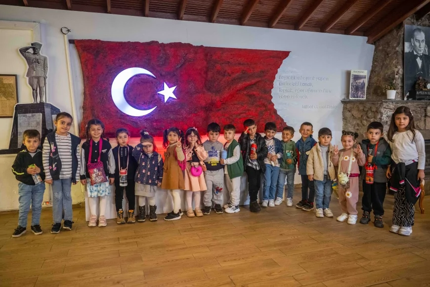 Bornova Belediyesi’nden Cumhuriyet’in 102. Yılına Özel Anlamlı Buluşma: Kadınlar ve Çocuklar Belkahve Ata Anı Evi’nde Cumhuriyet Ruhunu Yaşadı