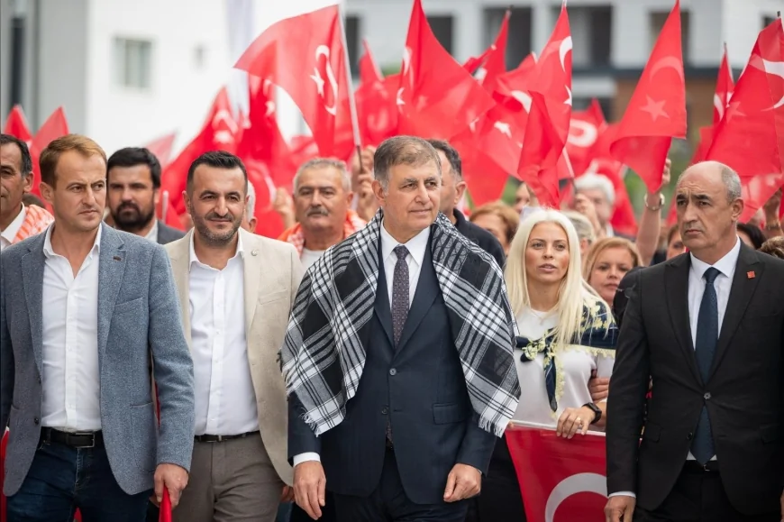 İzmir Büyükşehir Belediye Başkanı Cemil Tugay: “Cumhuriyet, bir ülkenin küllerinden yeniden doğuşundadır”