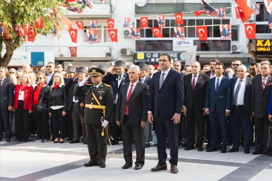 Balçova’da Cumhuriyet’in 102. Yılı Coşkusu Başladı: Miniklerden Korteje, Kent Genelinde Kutlamalar Devam Ediyor