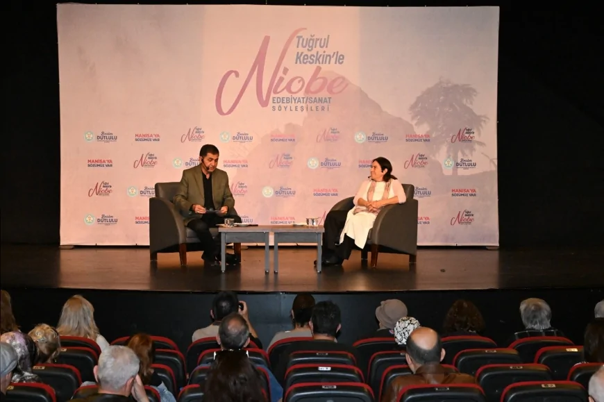 Latife Tekin 6. Niobe Edebiyat ve Sanat Söyleşileri’nde Manisalılarla Bir Araya Geldi