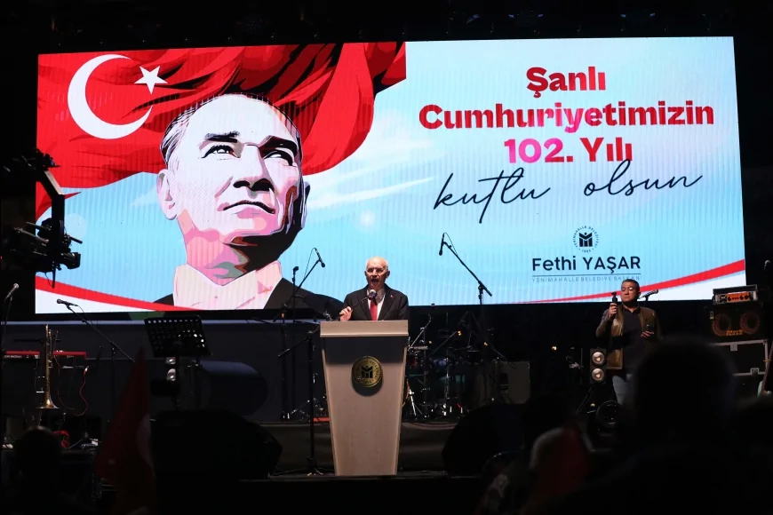 Yenimahalle’de Cumhuriyet’in 102’nci Yılı Coşkuyla Kutlandı: Burcu Güneş ve Manuş Baba Sahne Aldı