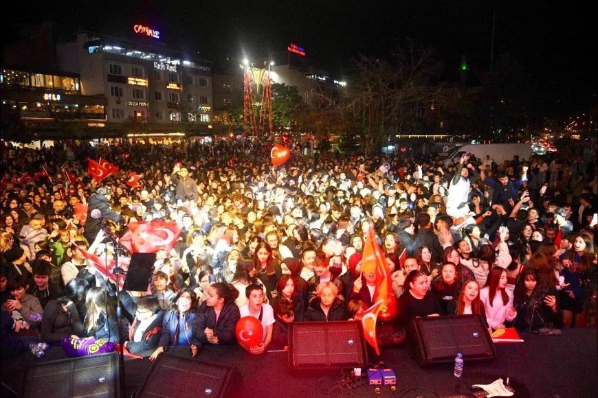 Giresun’da Cumhuriyetin 102. Yılı Coşkusu Monte Krizde ve DJ Erkan Kara Konseriyle Zirveye Ulaştı
