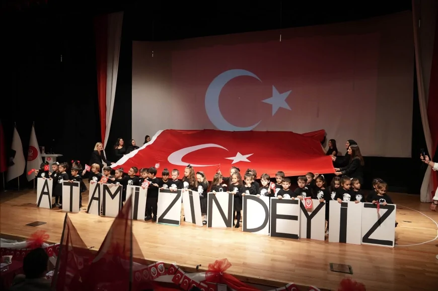 Keçiören’de 102. Yıl Cumhuriyet Kutlamaları Gün Boyu Sürdü: Konvoy, Balo, Film ve Çocuk Gösterileriyle Coşku Doruğa Çıktı